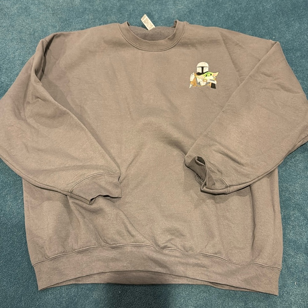 Mandolorian sweat shirt